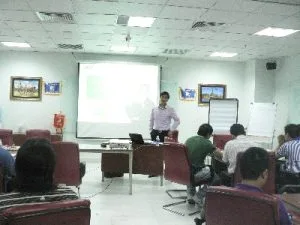 AFC-Viet-Nam-vua-khai-giang-thanh-cong-khoa-hoc-Quan-tri-rui-ro-khach-hang-vao-ngay-9102014-2014-10-28-03-04-48