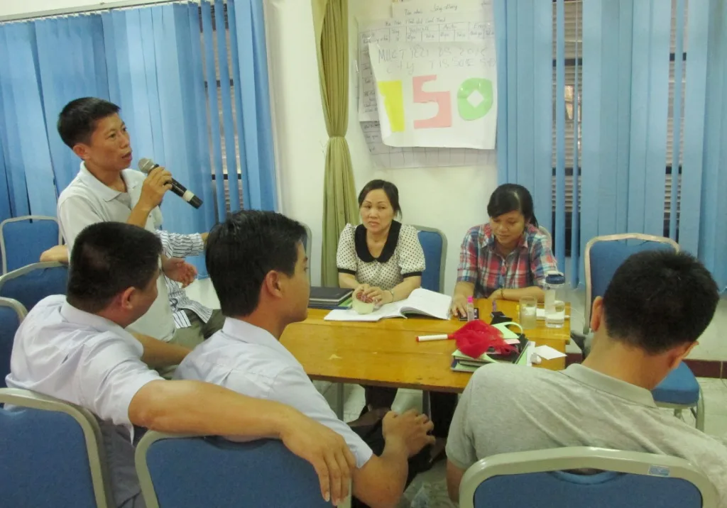 Cong-ty-co-phan-Dau-tu--Phat-trien-NG-tuyen-Pho-ban-tai-Chinh-2015-06-05-09-31-18