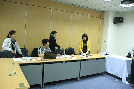 Khoa-hoc-Quan-tri-dong-tien-ket-thuc-voi-nhieu-khen-ngoi-2012-05-04-11-32-10