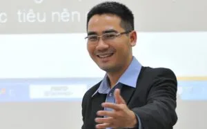 Nguyen-Duy-Minh--Vi-giam-doc-29-tuoi-va-ly-lich-4-lan-nhay-viec-2012-06-01-10-30-26