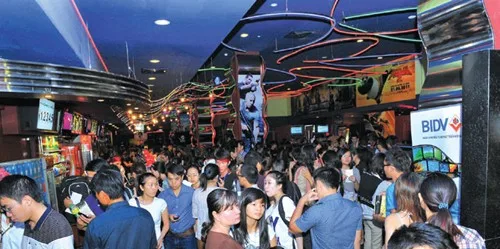 Quang-cao-tai-rap-chieu-phim-2012-03-01-13-49-44