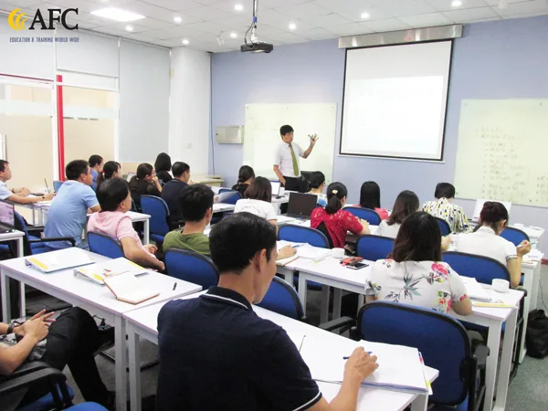 Buổi học thực hành lập kế hoạch tài chính doanh nghiệp