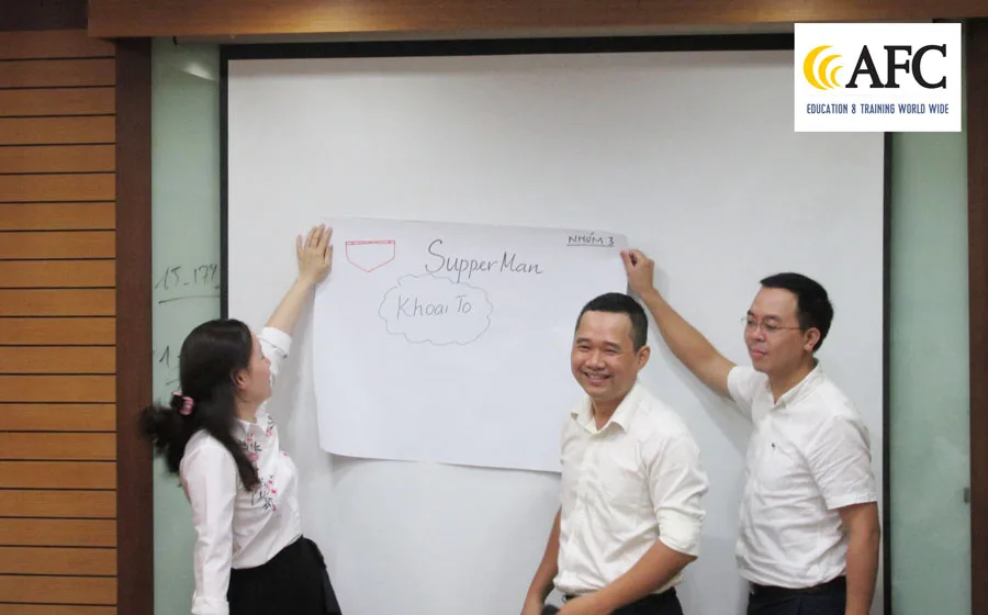 Học viên thuyết trình ý tưởng