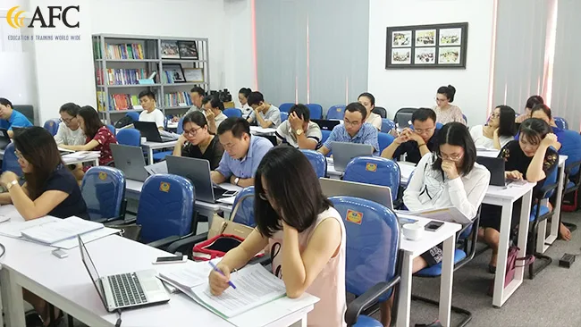 Học viên lớp CFO thực hành lập kế hoạch tài chính tồn kho doanh nghiệp và hoạt động sản xuất – mua hàng 